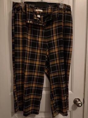 Cato Black and Brown Plaid Capris